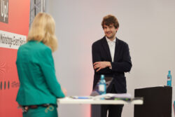 Foto von Robert Lepenies auf der Bühne beim U:FF 23