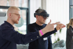 Foto von Besucher:innen mit VR-Brille beim U:FF 23