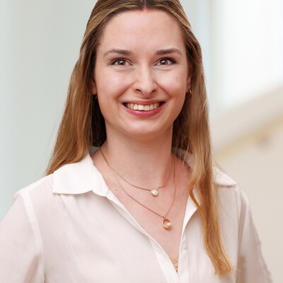 Anne Mainz, Stellvertretende Projektleitung (Hauptkontakt) DIM.RUHR, Wissenschaftliche Mitarbeiterin am Lehrstuhl für Gesundheitsinformatik, Universität Witten/Herdecke