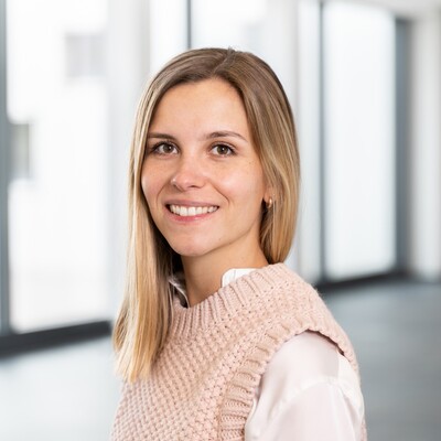 Leonie Jostock, Operative Projektleitung ii.oo