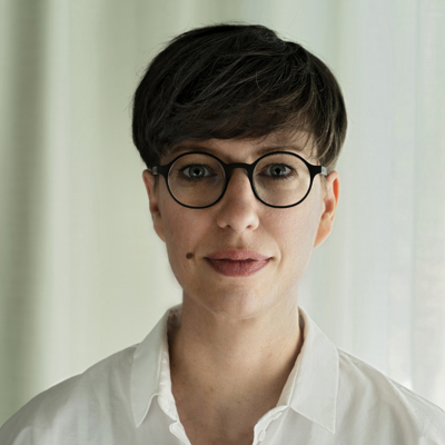 Prof. Nora Bilz, Professorin und Studiengangsleitung Kommunikationsdesign bei IU Internationale Hochschule