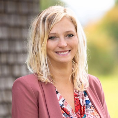 Milena Stegner, Promovierende in AI Ethics und Wissenschaftliche Mitarbeiterin an der DHBW Heilbronn für den KI-Campus