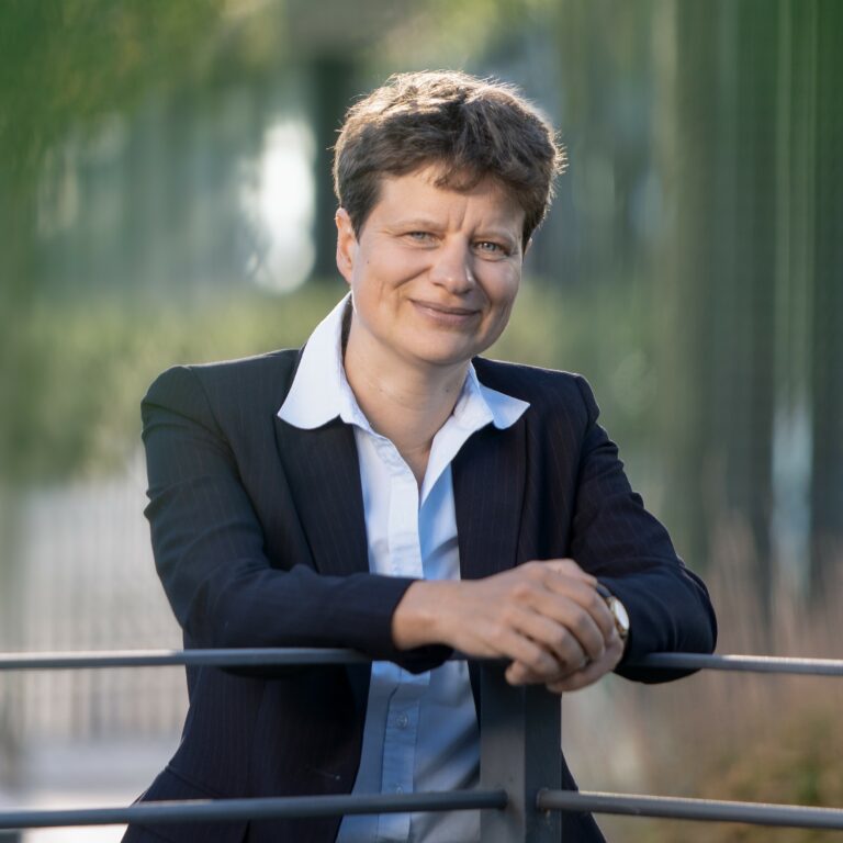 Silja Graupe, Founder and resident of the Cusanus University for the Design of Society in Koblenz and professor of economics and philosophy